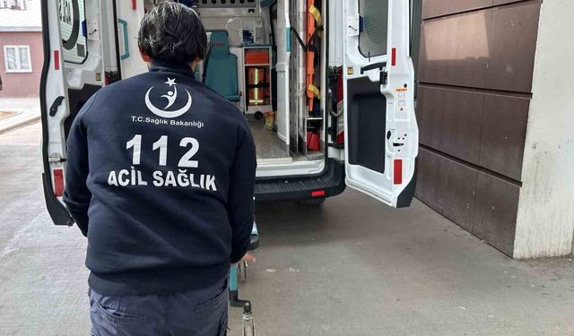 Ehliyetsiz ve alkolü sürücü ters şeride girerek kaza yaptı: 2 yaralı