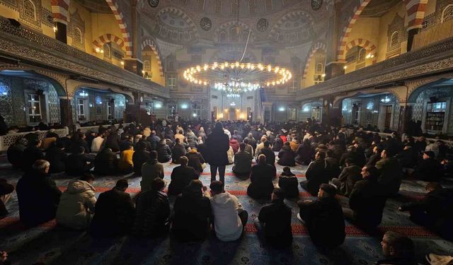 Elazığ'da Miraç Kandili dualarla idrak edildi