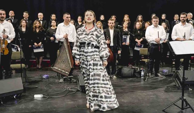 Erzurum'da renkler köprüsü: Baba ve kız aynı sahnede