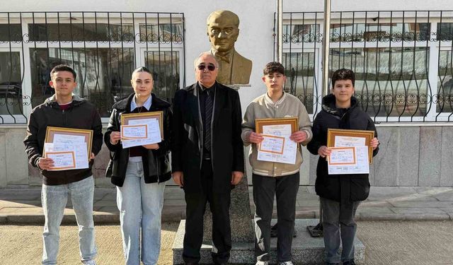 Eskişehir'de başarı altınla ödüllendirildi