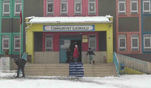 Gercüş'te eğitime 1 gün ara verildi