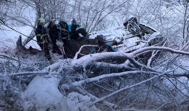 Giresun'da otomobil fındık bahçesine yuvarlandı: 6 Yaralı