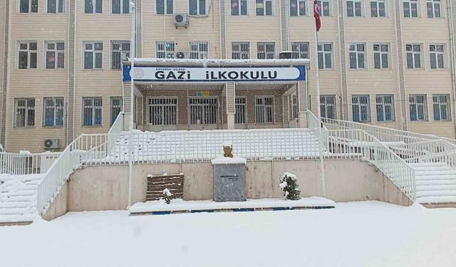 Gölbaşı'nda eğitime kar engeli
