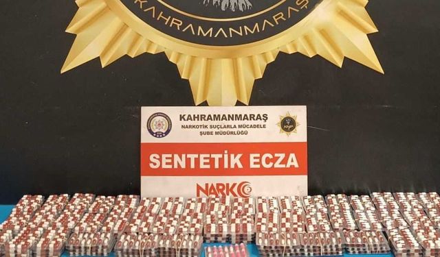 Hoparlörde binlerce uyuşturucu hap ele geçirildi: 2 tutuklama