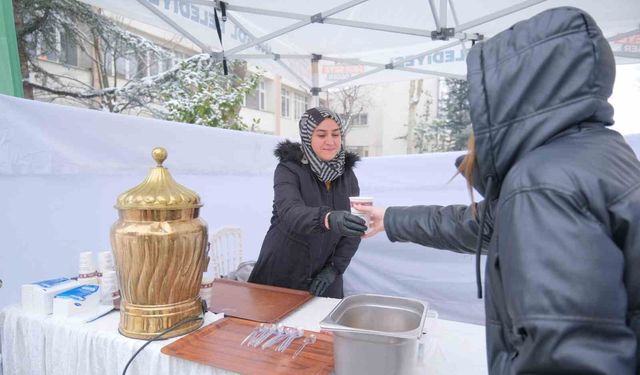 İnegöl Belediyesi'nden öğrencilere ücretsiz çorba ikramı