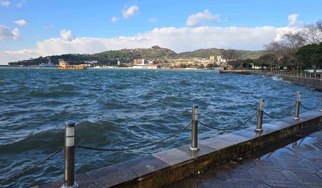 Karadeniz Ereğli'de fırtına etkili oldu