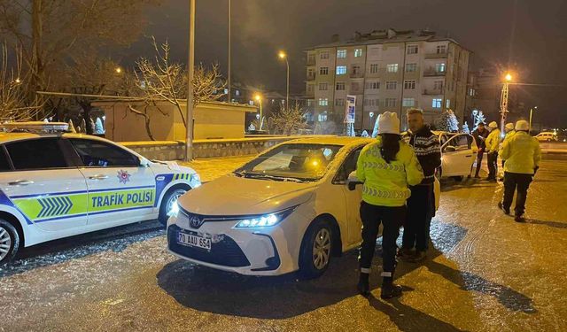 Karaman'da yılbaşı tedbirleri sabaha kadar sürdü