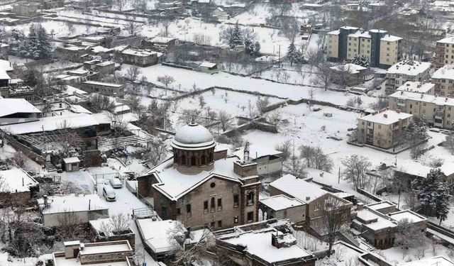 Kayseri'de kar yağışı etkili oldu