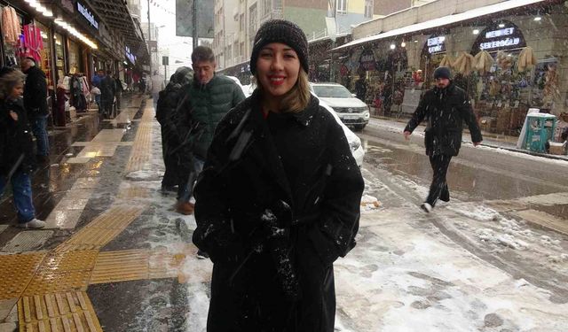 Kilis'te kar yağışı etkili oluyor