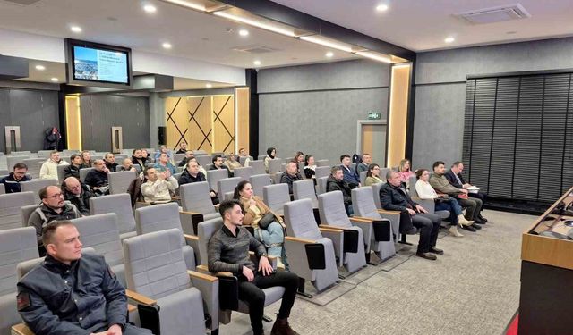 Kütahya OSB yatırımcılarına jandarmadan bilgilendirme semineri