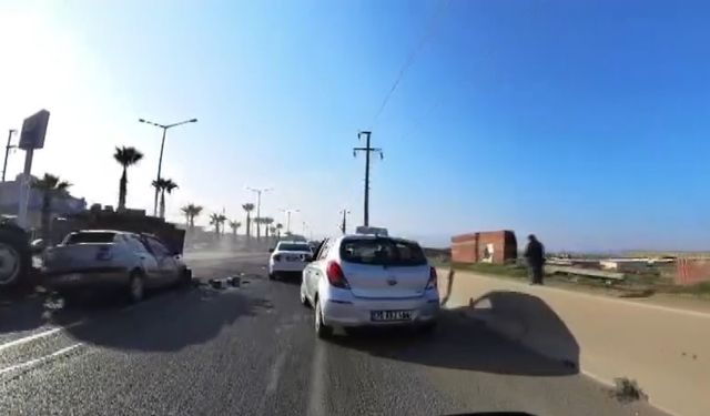 Manisa'da traktörle otomobil çarpıştı: 1 yaralı