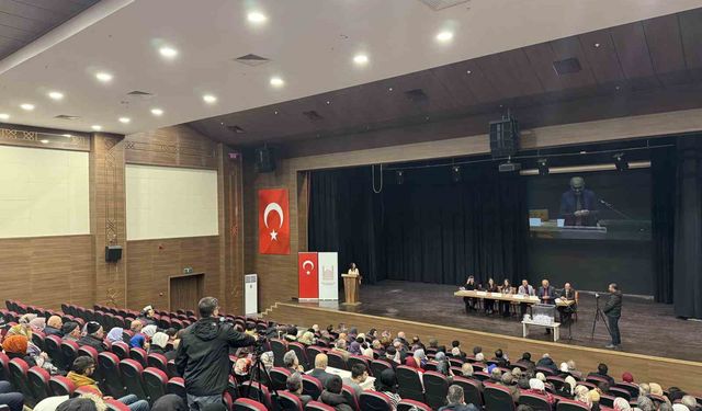 Mardin'de evlilikte 25 yılını tamamlayan 47 çift için umre kurası çekildi