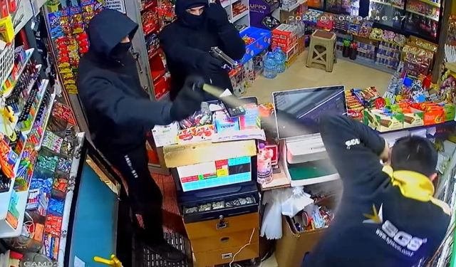 Market sahibine dehşeti yaşatan gaspçıları polis kıskıvrak yakaladı