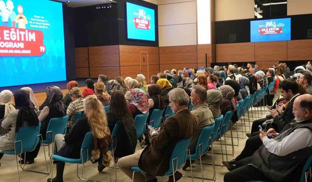 Memur-Sen Genel Başkanı Yalçın: 'Kadınların, sendikacı kadınlar olması konusundaki kendilerinin gösterdiği hareketi ve bereketi bizzat hissediyorum'