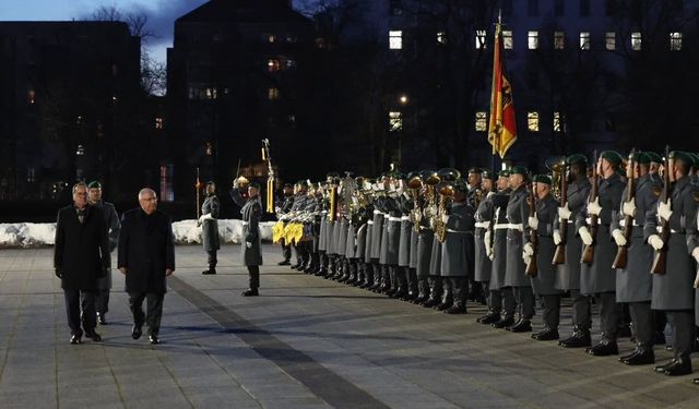 Milli Savunma Bakanı Güler, Almanya Savunma Bakanı Pistorius ile bir araya geldi
