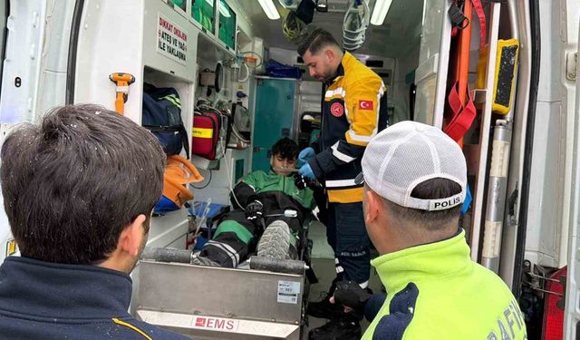 Motosikletle otomobil çarpıştı: 1 yaralı