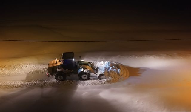 Muş'ta köy yollarında gece mesaisi: Ekipler 7/24 sahada