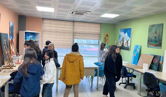 Ortaokul öğrencileri gençlik merkezini sevdi