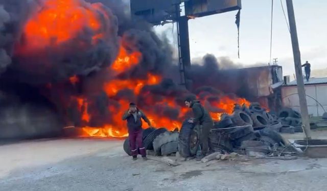 Oto lastikçide yangın: D-400'ü kara dumanlar kapladı
