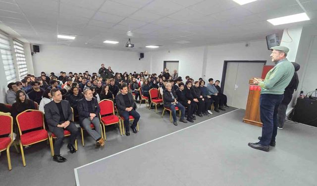 Prof. Dr. Güğercin, yıllar sonra okuluna gelerek tecrübelerini anlattı