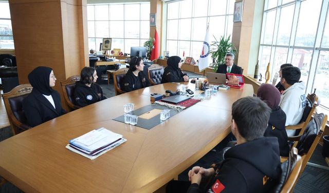 Rektör Kızıltoprak, DUSCART Öğrenci Takımını ağırladı