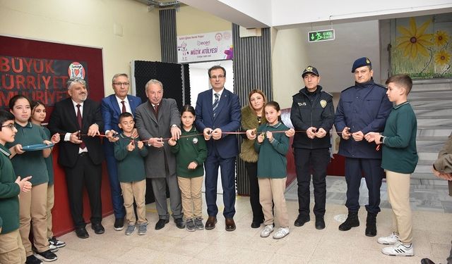 Salihli'de müzik sınıfı açıldı