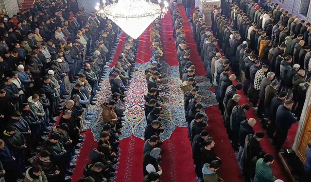 Şanlıurfa'da Miraç Kandili dualarla idrak edildi