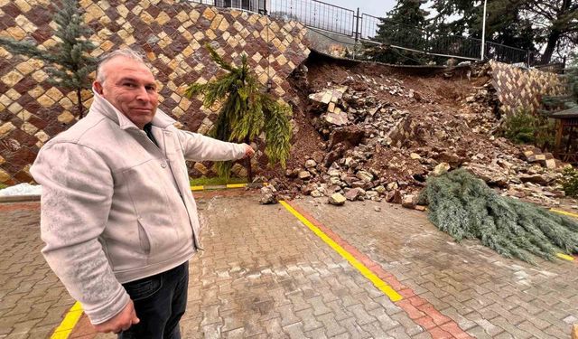 Şiddetli yağış sonrası istinat duvarı çöktü