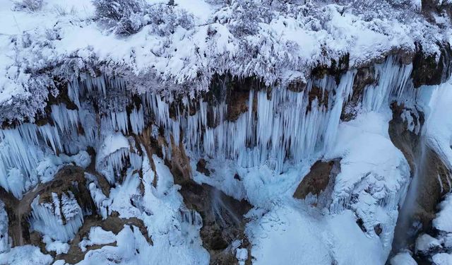 Sivas'ın Kardeniz'i beyaza büründü