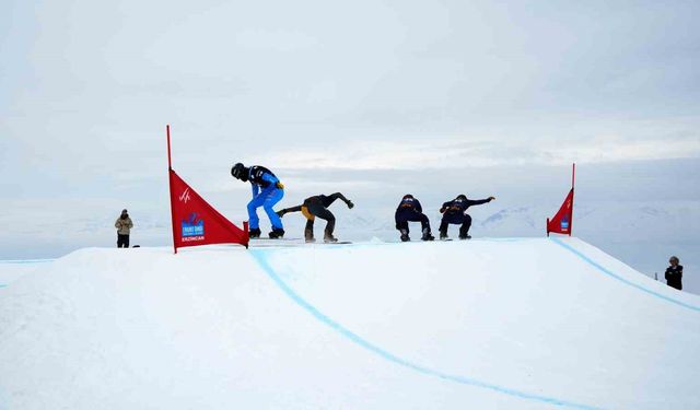 Snowboard'un yıldızları Ergan Dağı'nda buluştu