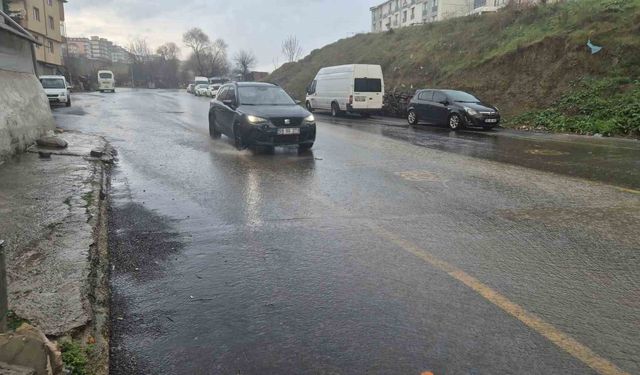 Tekirdağ'da sağanak yağış etkili oluyor