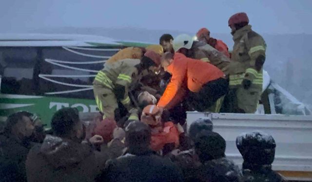 Tokat'ta otobüs ile tır kazasında 1 kişi hayatını kaybetti