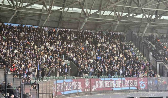 Trabzonspor taraftarı, Kocaeli'de takımını yalnız bırakmadı