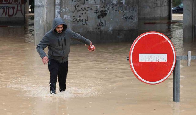 Tunus'ta son 76 yılın en şiddetli yağışı: 4 ölü