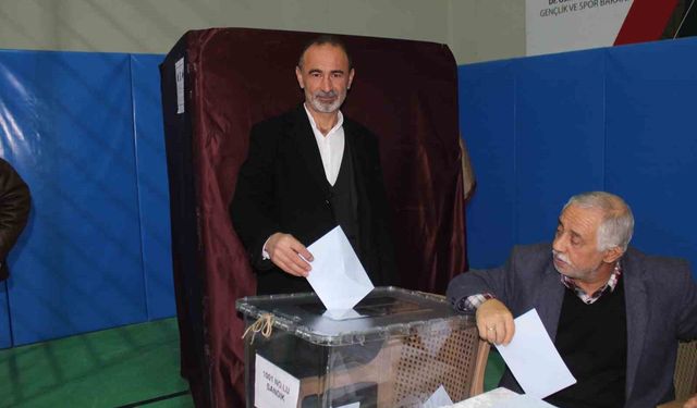 Türkeli Esnaf Odası'nda Ali Karahan güven tazeledi