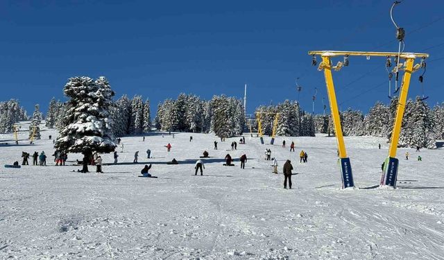 Uludağ'da sömestr ve hafta sonu yoğunluğu birleşti