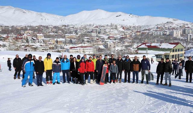 Vali Ahmet Karakaya, kayak il birinciliği müsabakalarında sporcularla buluştu
