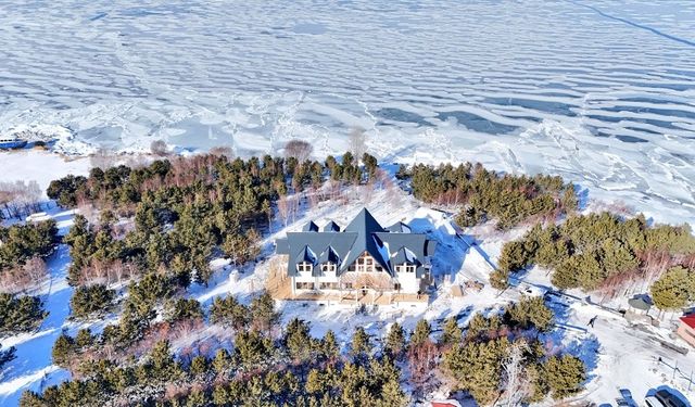 Vali Polat, Kütük ev inşaatını inceledi