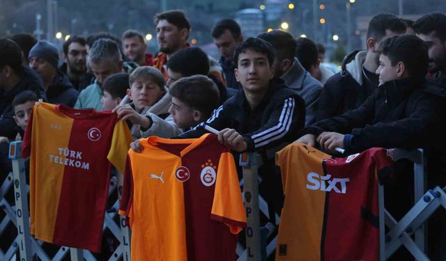 Galatasaray'a, Rize'de coşkulu karşılama