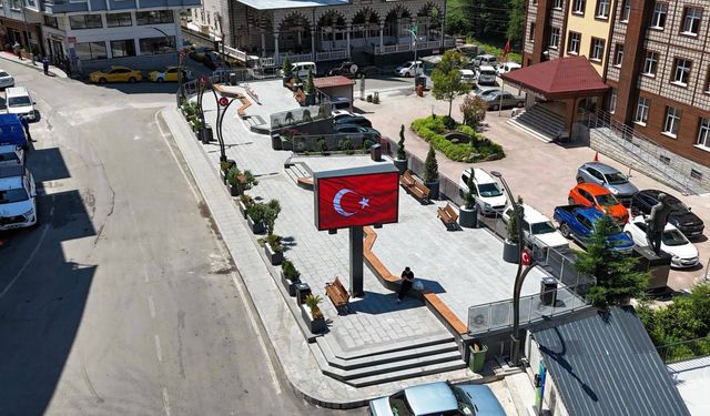 Kazım Cengiz Meydanı Kalkandere’nin Yeni Merkezi Oldu