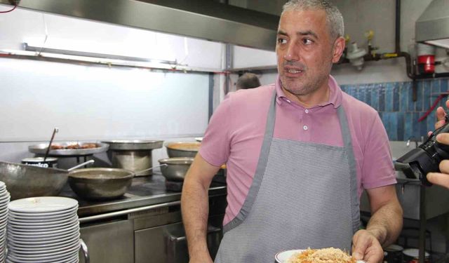 Rizelilerin iyi bildiği, bilmeyenlerin sonradan sevdiği lezzet: Pilav üstü kadayıf