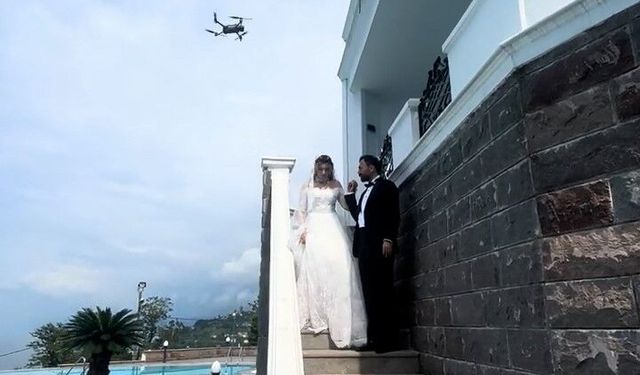 Sıcaktan bunalan gelini dron ile serinletti