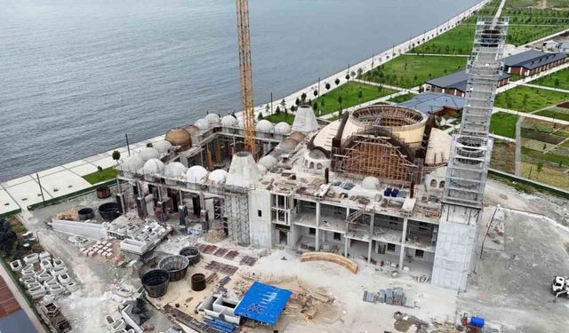 Recep Tayyip Erdoğan Camii hızla yükseliyor