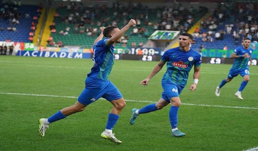 Çaykur Rizespor, Sivasspor'u Konuk Ediyor. Mücadelenin İlk Yarısı 1-1 Eşitlik İle Geçildi