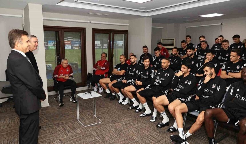 Feyyaz Uçar ile Samet Aybaba, Beşiktaşlı futbolcularla buluştu