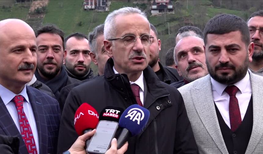 Ulaştırma ve Altyapı Bakanı Uraloğlu, Ardeşen-Çamlıhemşin Yolunda İnceleme Yaptı