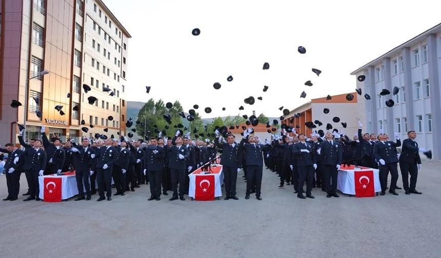 Bayburt'ta Polis Adayları Mezuniyet Sevinci Yaşadı