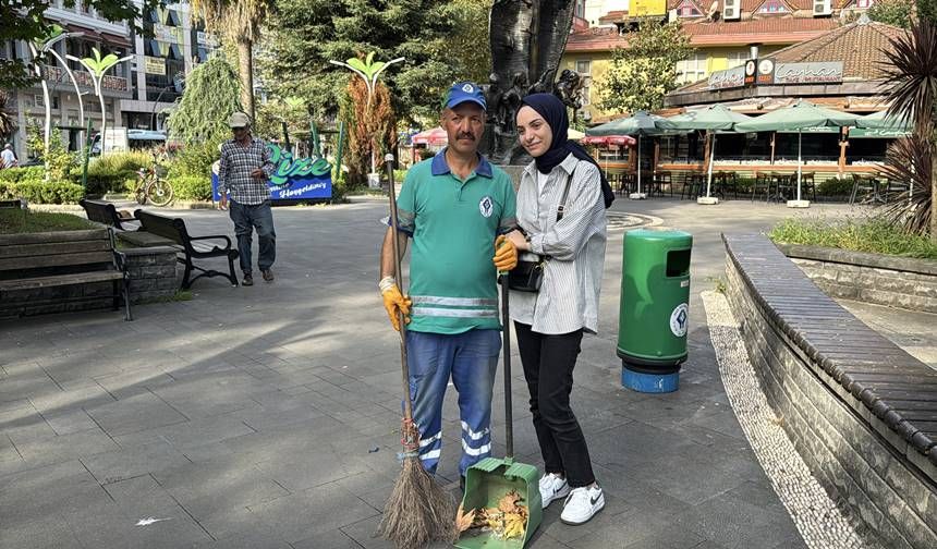 Rize'de Temizlik Görevlisine Duygulandıran Doğum Günü Sürprizi