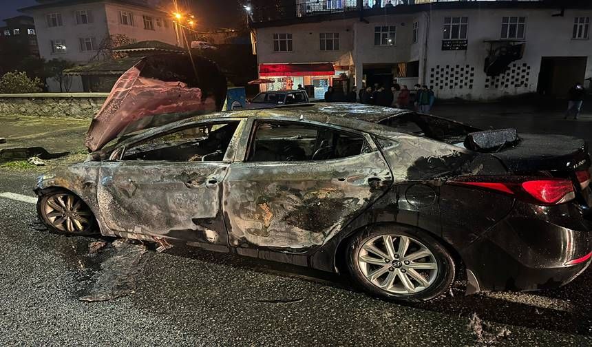 Rize'de Tartıştığı Kişiyi Silahla Yaralayıp Otomobilini Ateşe Veren Zanlı Yakalandı