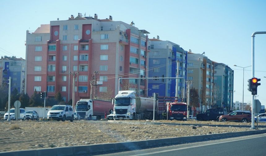 Diyarbakır'da zincirleme kaza; 2'si çocuk 3 yaralı